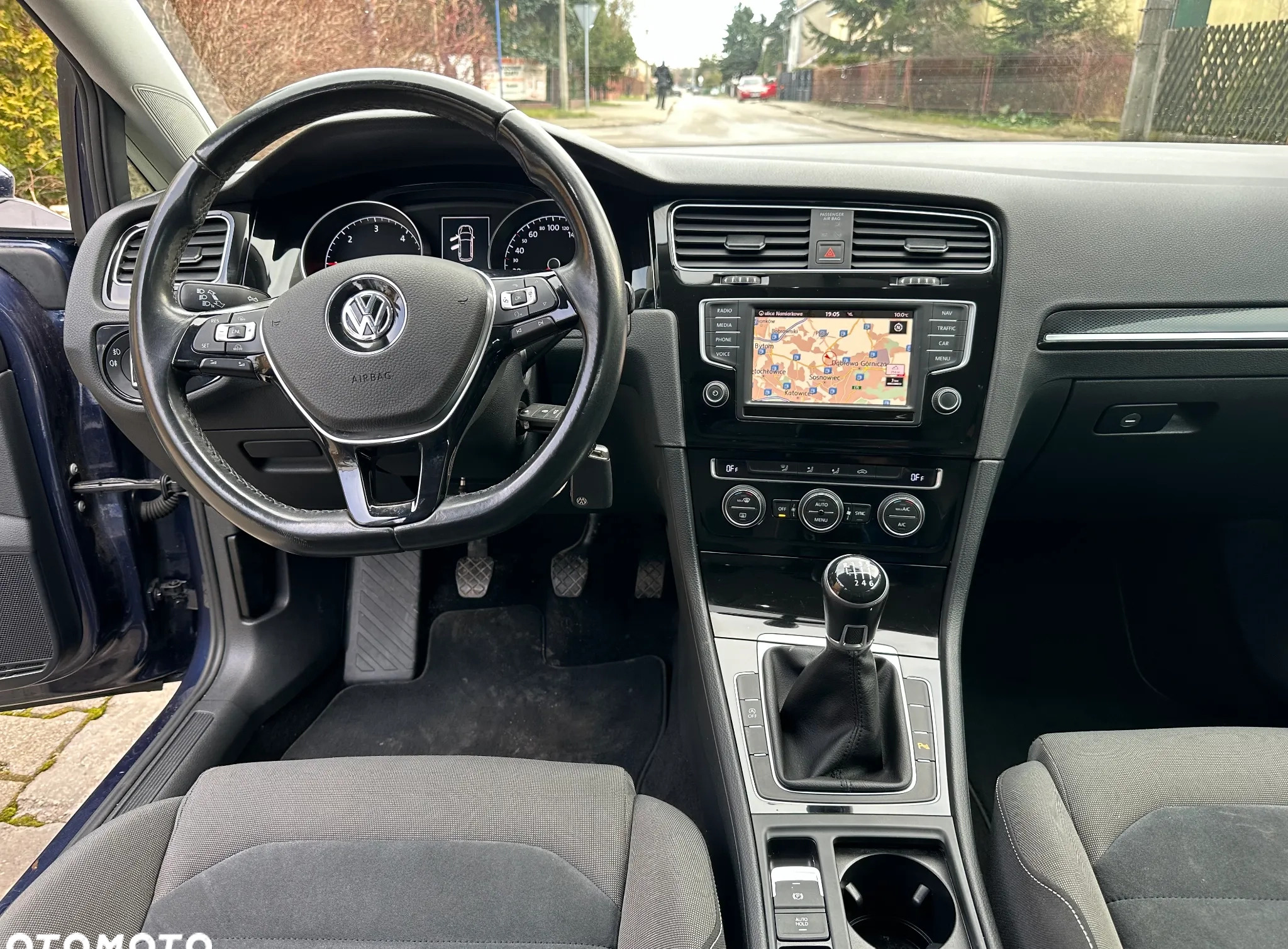 Volkswagen Golf cena 38900 przebieg: 205000, rok produkcji 2015 z Będzin małe 254